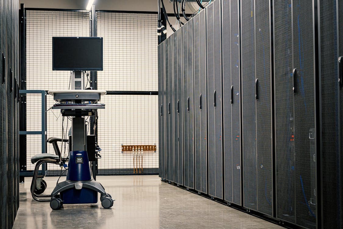 Server hardware in a data centre room